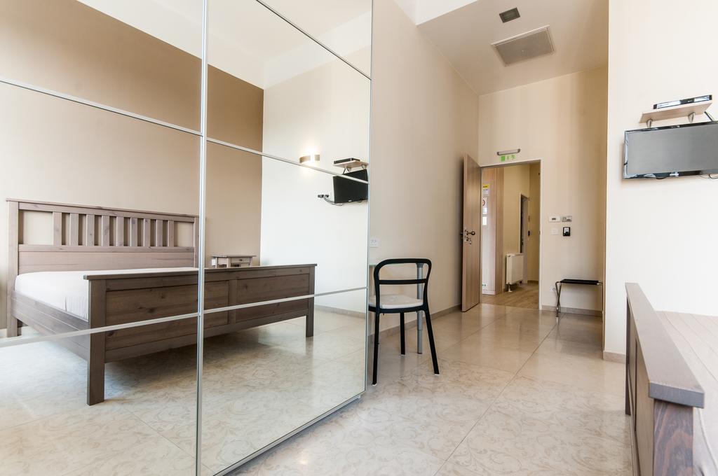 بودابست Empedocle Comfort Suite Superior الغرفة الصورة